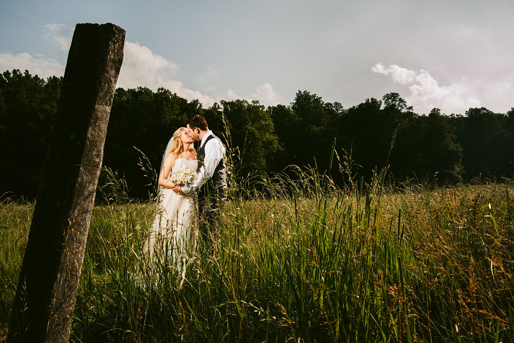 cleveland-wedding-photographers-conrad-botzum-farmstead-akron-ohio-vintage-photojournalistic-photography-41.jpg