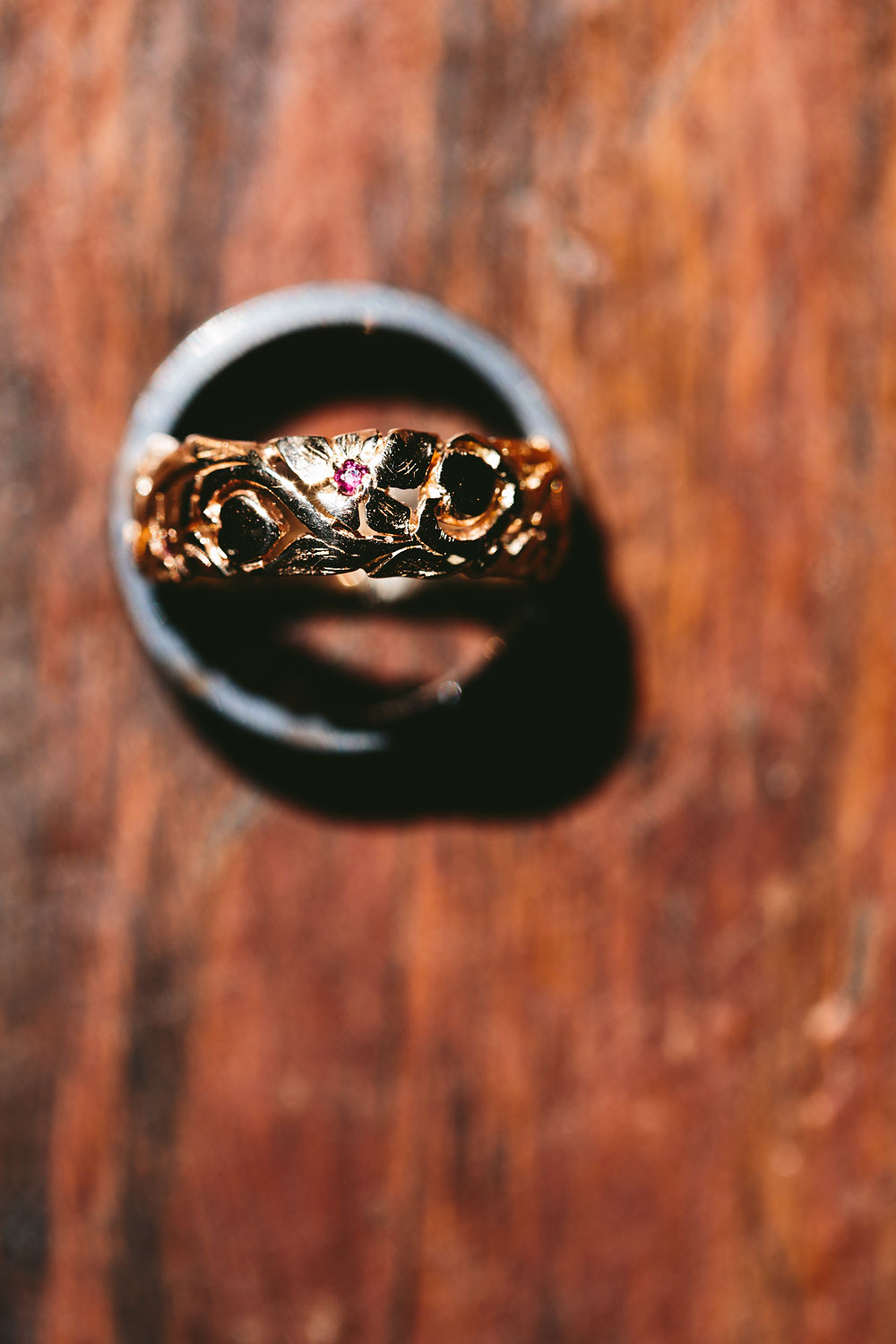 cleveland-wedding-photographer-hines-hill-conference-center-cuyahoga-valley-national-park-barn-vintage-3.jpg