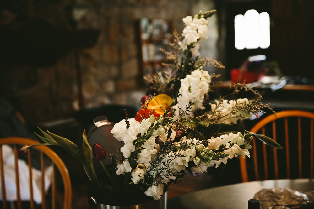 cleveland-wedding-photographer-hines-hill-conference-center-cuyahoga-valley-national-park-barn-vintage-11.jpg