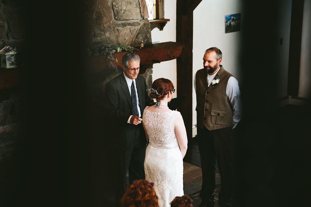 cleveland-wedding-photographer-hines-hill-conference-center-cuyahoga-valley-national-park-barn-vintage-21.jpg