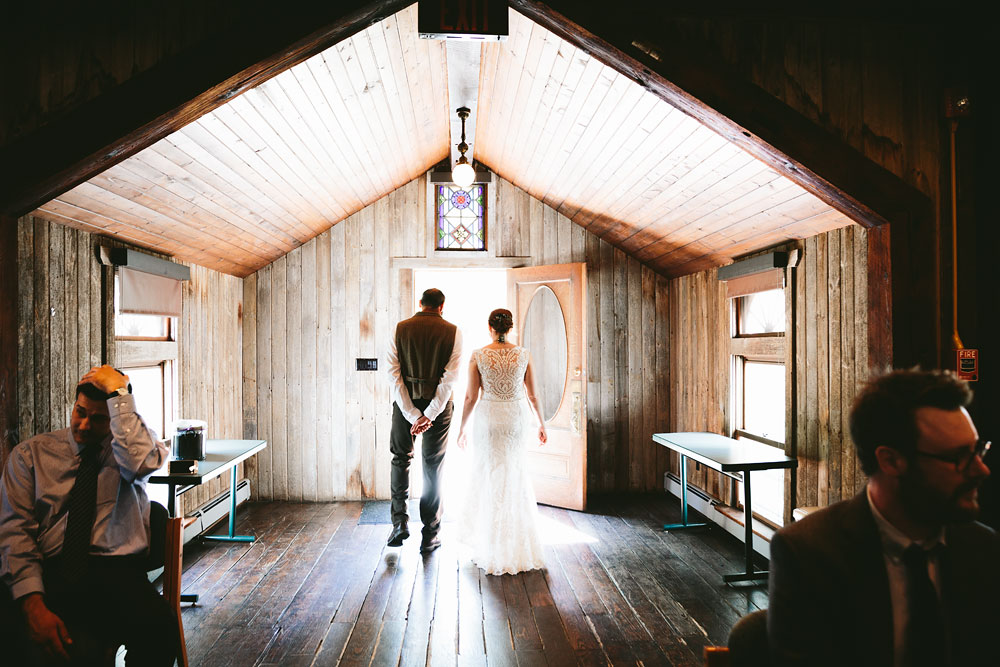 cleveland-wedding-photographer-hines-hill-conference-center-cuyahoga-valley-national-park-barn-vintage-26.jpg