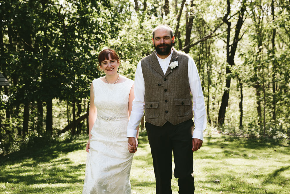 cleveland-wedding-photographer-hines-hill-conference-center-cuyahoga-valley-national-park-barn-vintage-37.jpg