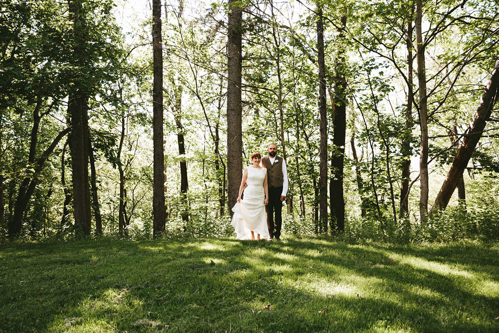 cleveland-wedding-photographer-hines-hill-conference-center-cuyahoga-valley-national-park-barn-vintage-38.jpg