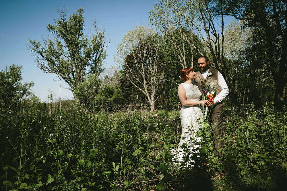 cleveland-wedding-photographer-hines-hill-conference-center-cuyahoga-valley-national-park-barn-vintage-39.jpg