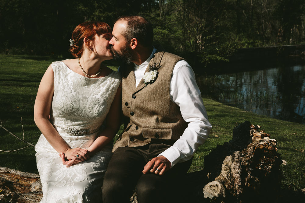 cleveland-wedding-photographer-hines-hill-conference-center-cuyahoga-valley-national-park-barn-vintage-45.jpg