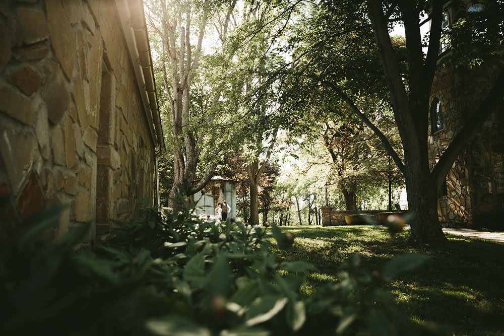 cleveland-wedding-photographer-hines-hill-conference-center-cuyahoga-valley-national-park-barn-vintage-56.jpg