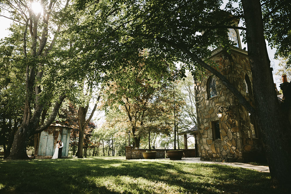 cleveland-wedding-photographer-hines-hill-conference-center-cuyahoga-valley-national-park-barn-vintage-58.jpg