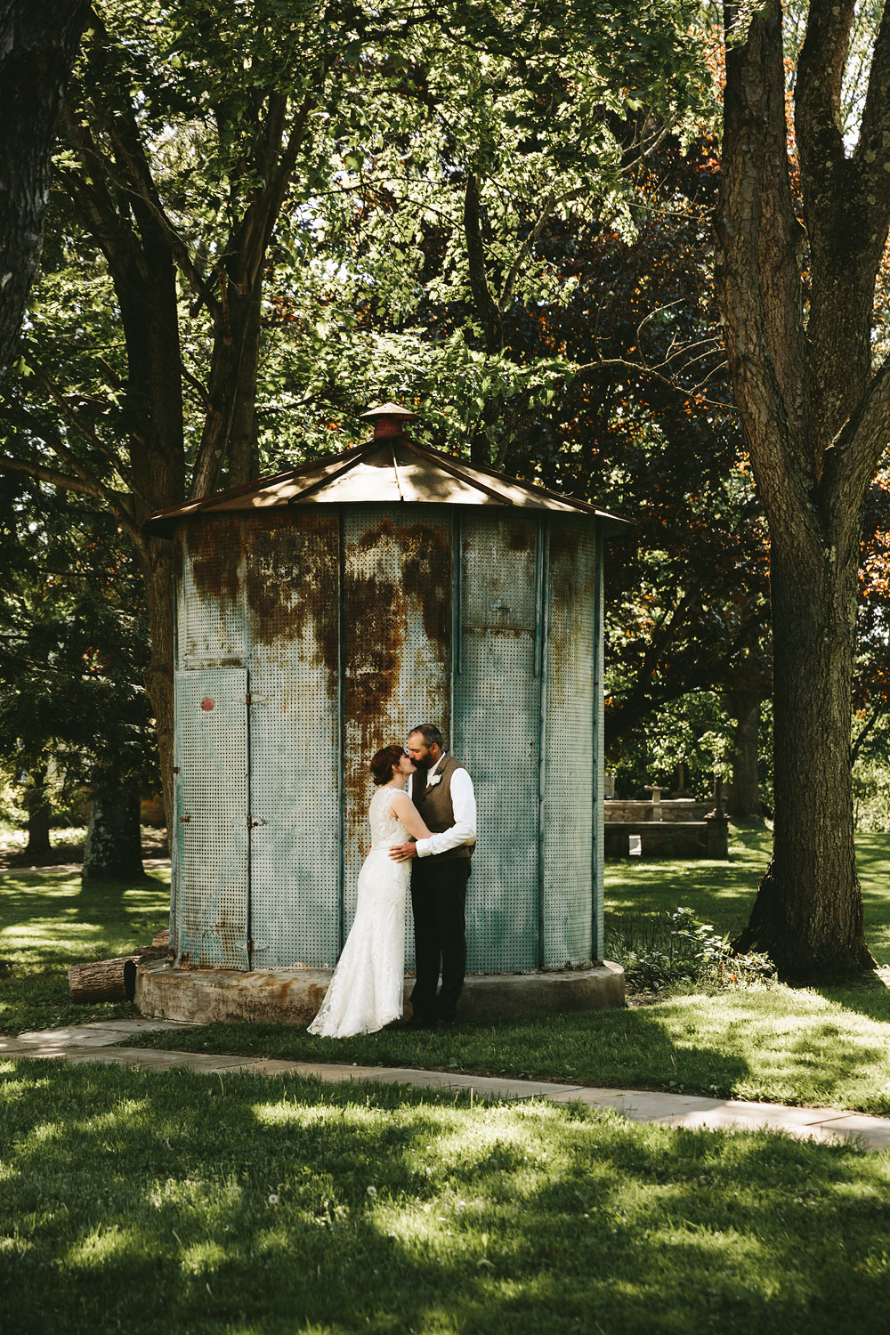 cleveland-wedding-photographer-hines-hill-conference-center-cuyahoga-valley-national-park-barn-vintage-59.jpg