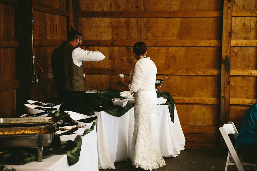 cleveland-wedding-photographer-hines-hill-conference-center-cuyahoga-valley-national-park-barn-vintage-93.jpg