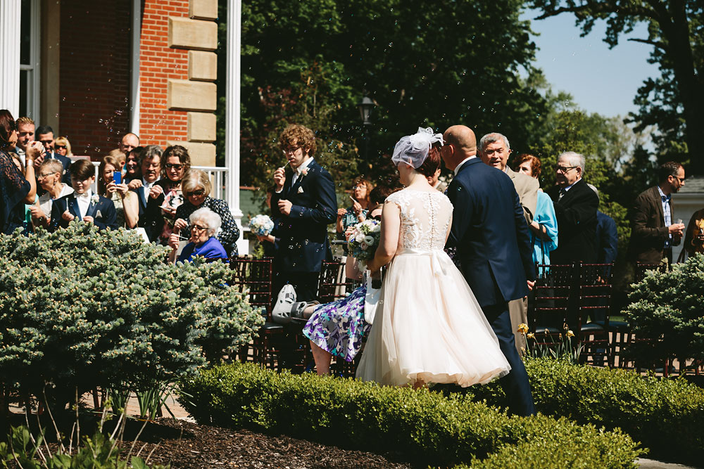 cleveland-wedding-photographers-at-steele-mansion-painesville-ohio-49.jpg