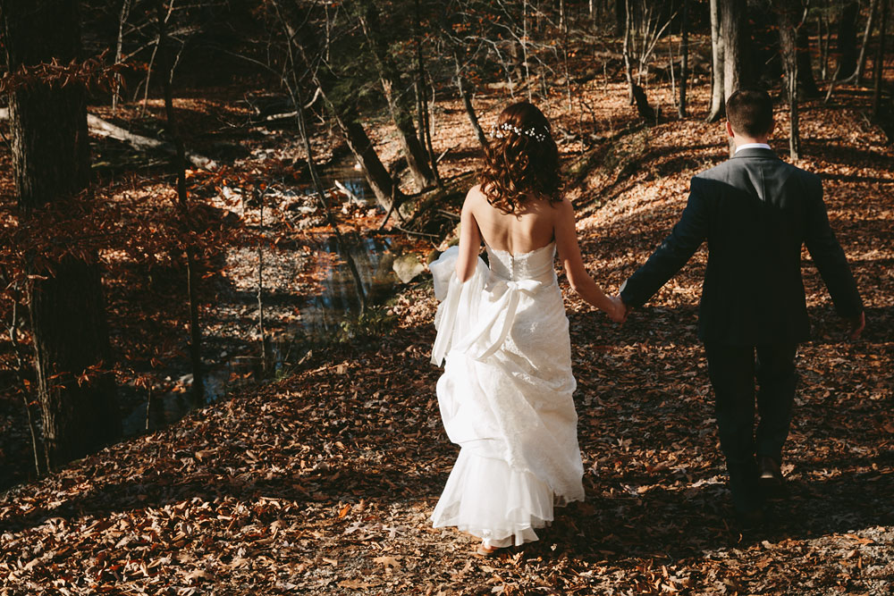 cleveland-wedding-photographers-cuyahoga-valley-national-park-happy-days-lodge-peninsula-ohio-27.jpg