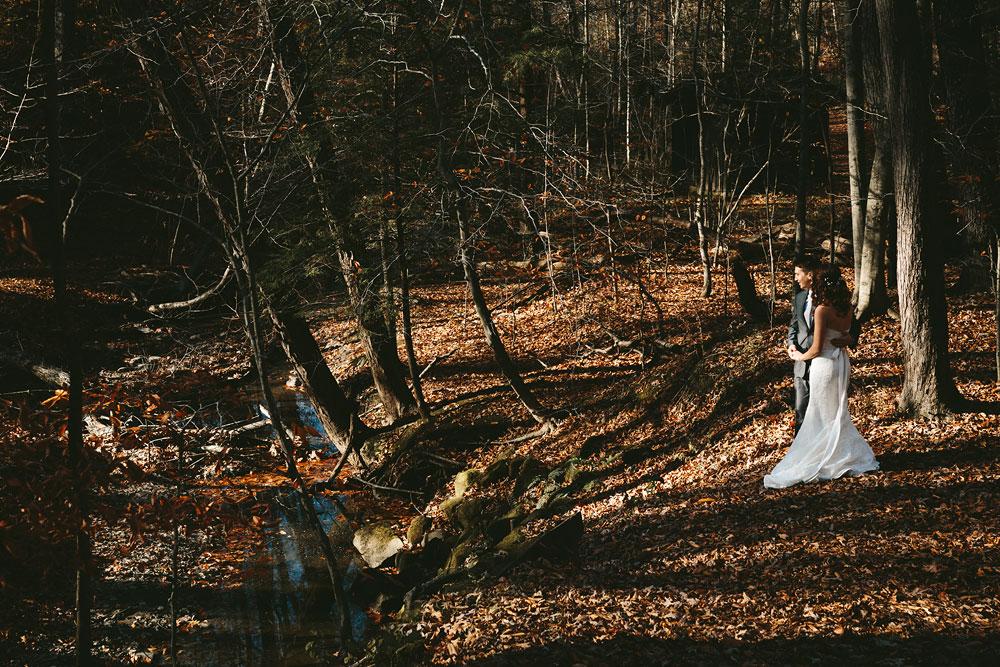 cleveland-wedding-photographers-cuyahoga-valley-national-park-happy-days-lodge-peninsula-ohio-28.jpg