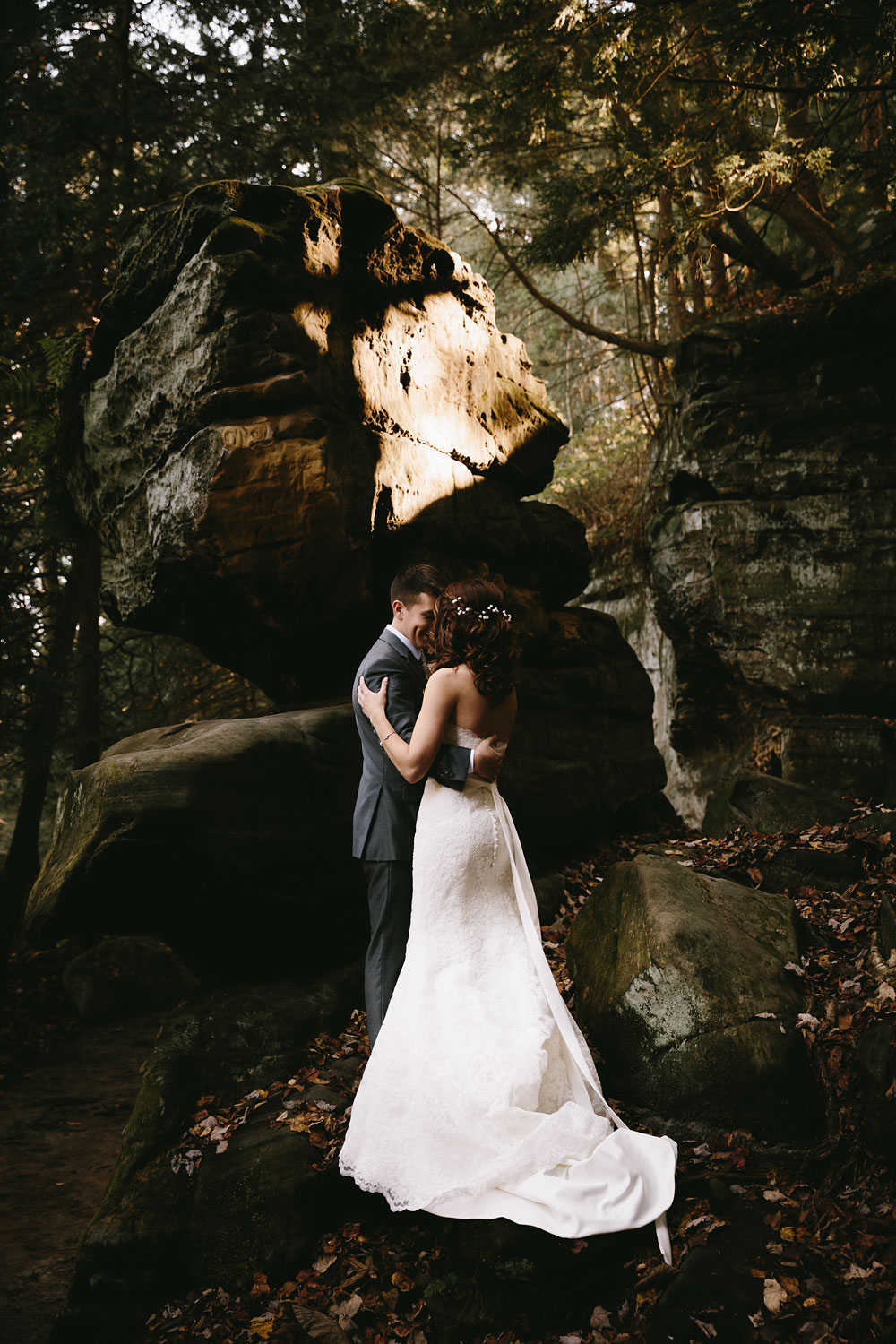 cleveland-wedding-photographers-cuyahoga-valley-national-park-happy-days-lodge-peninsula-ohio-34.jpg