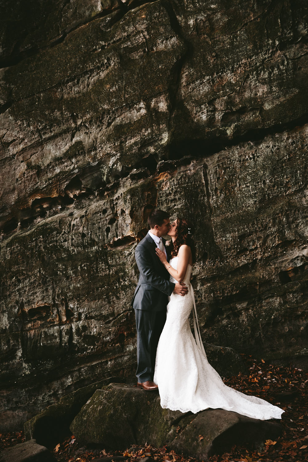 cleveland-wedding-photographers-cuyahoga-valley-national-park-happy-days-lodge-peninsula-ohio-38.jpg