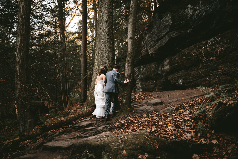 cleveland-wedding-photographers-cuyahoga-valley-national-park-happy-days-lodge-peninsula-ohio-40.jpg
