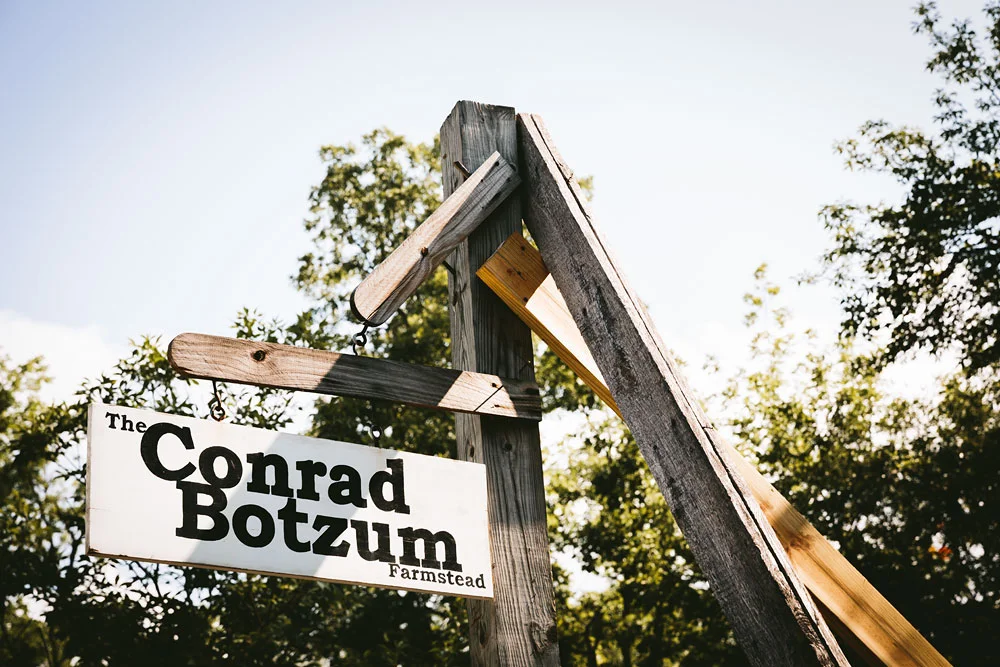 cleveland-wedding-photographers-conrad-botzum-farmstead-akron-ohio-vintage-photojournalistic-photography-29.jpg