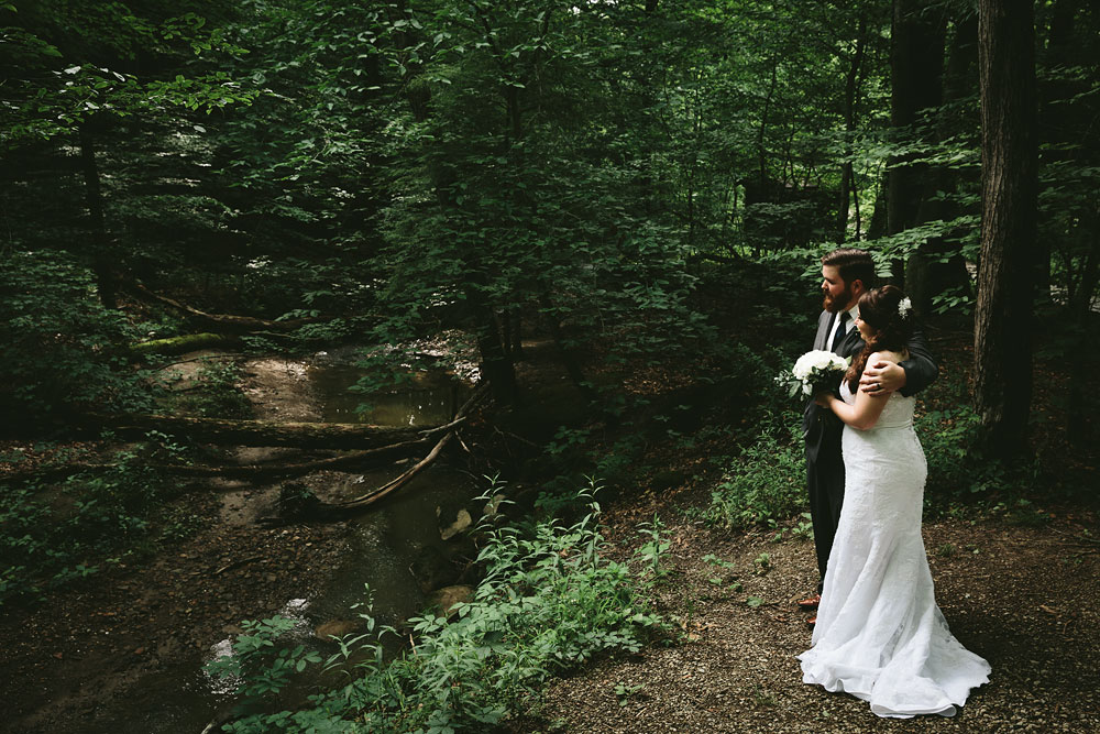 cleveland-wedding-photographers-cuyahoga-valley-national-park-happy-days-lodge-40.jpg