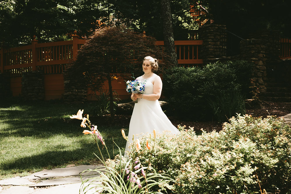 cleveland-wedding-photographers-landolls-mohican-castle-loudonville-ohio-columbus-77.jpg