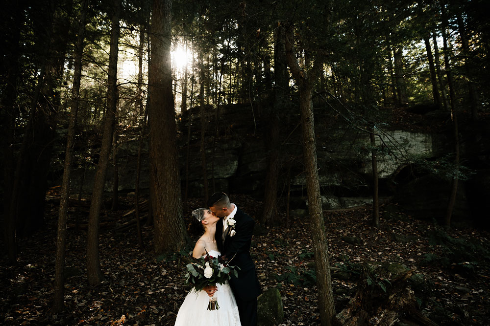 happy-days-lodge-cuyahoga-valley-national-park-wedding-photographers-peninsula-ohio-84.jpg