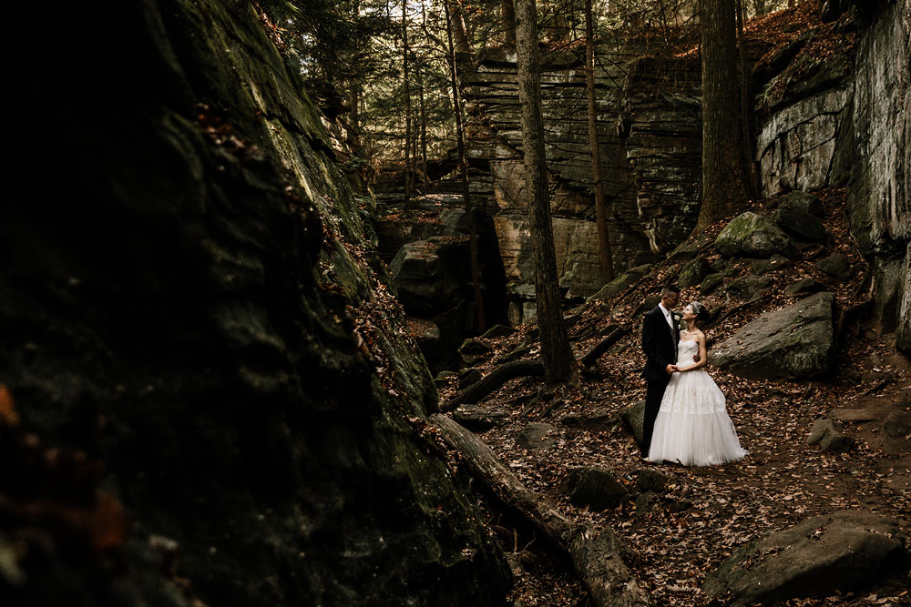 happy-days-lodge-cuyahoga-valley-national-park-wedding-photographers-peninsula-ohio-92.jpg