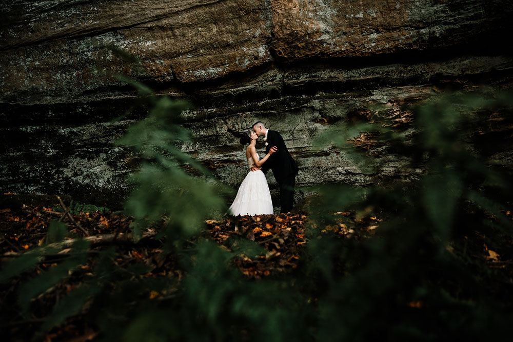 happy-days-lodge-cuyahoga-valley-national-park-wedding-photographers-peninsula-ohio-97.jpg