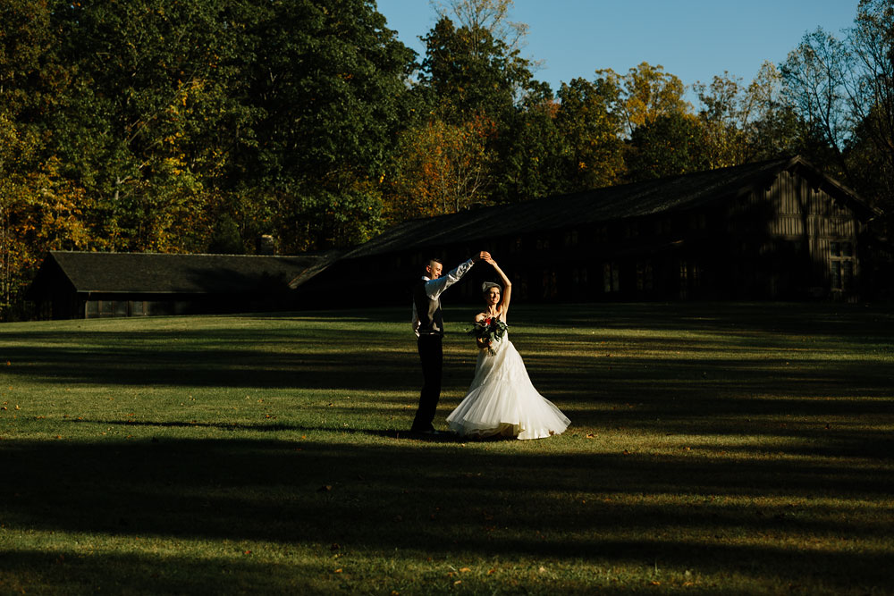 happy-days-lodge-cuyahoga-valley-national-park-wedding-photographers-peninsula-ohio-132.jpg