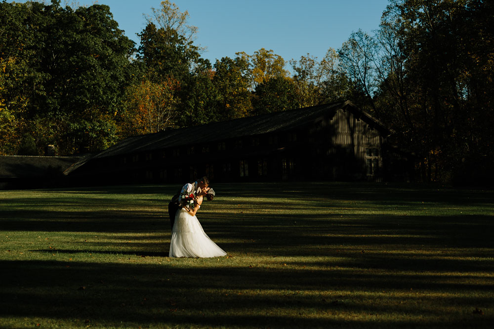 happy-days-lodge-cuyahoga-valley-national-park-wedding-photographers-peninsula-ohio-133.jpg