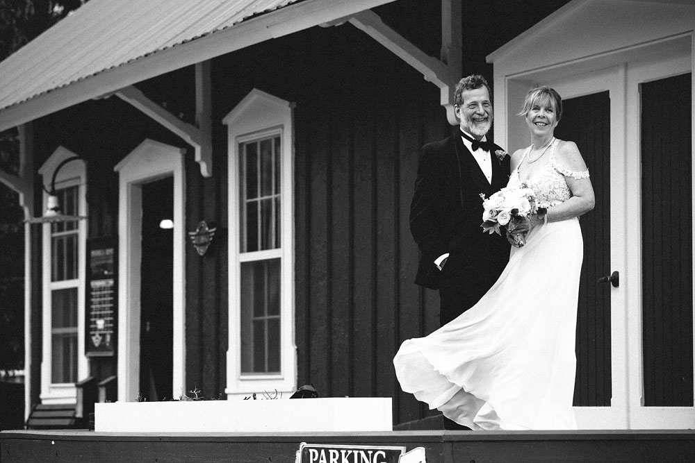 cuyahoga-valley-national-park-wedding-photographers-happy-days-lodge-peninsula-ohio-hudson-ohio-8.jpg