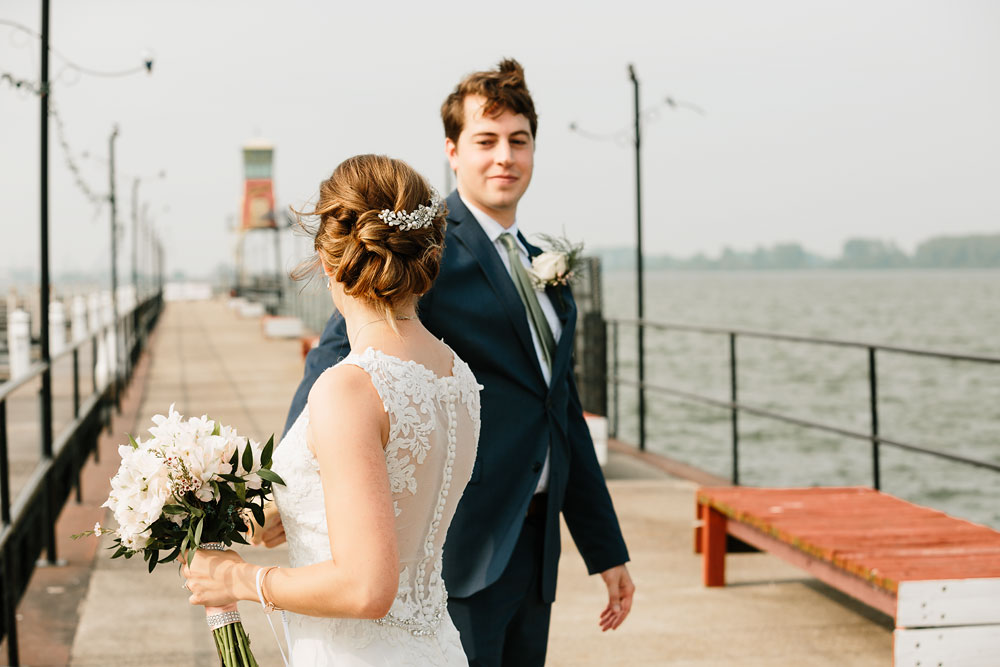 sandusky-ohio-destination-wedding-photographers-lyman-harbor-lake-erie-107.jpg