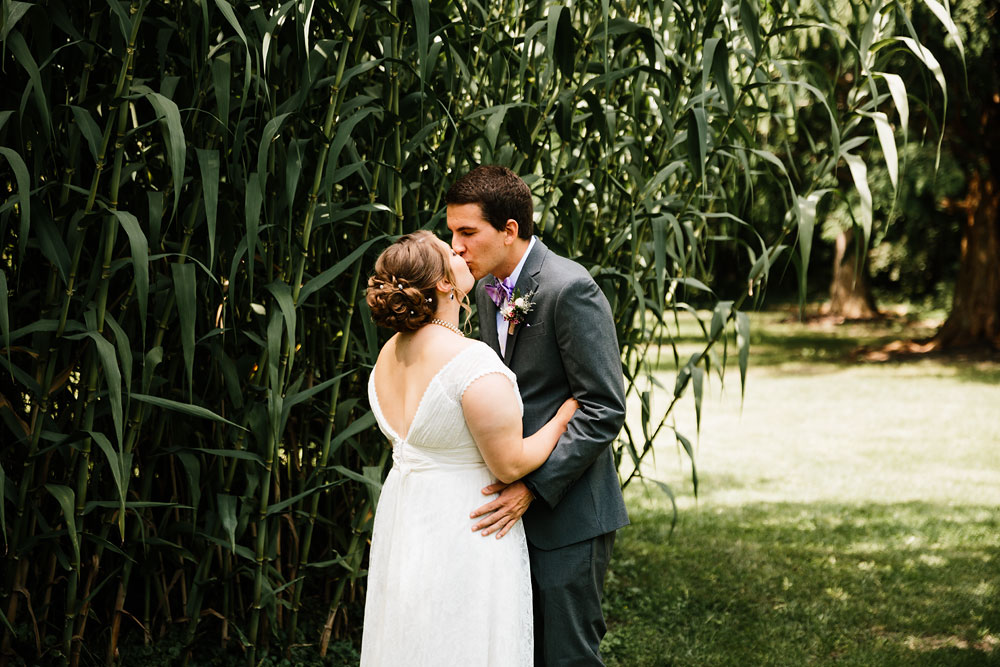 barn-at-wolf-creek-wedding-photography-cleveland-copley-fairlawn-rustic-outdoor-photographers-51.jpg