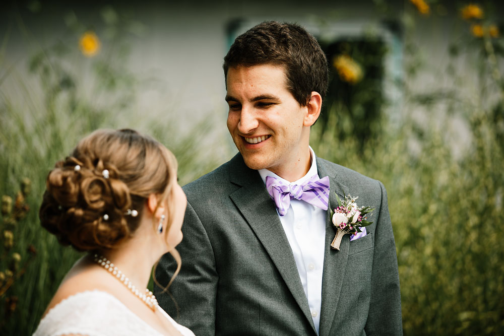 barn-at-wolf-creek-wedding-photography-cleveland-copley-fairlawn-rustic-outdoor-photographers-81.jpg