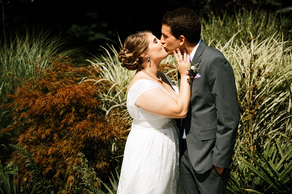 barn-at-wolf-creek-wedding-photography-cleveland-copley-fairlawn-rustic-outdoor-photographers-83.jpg