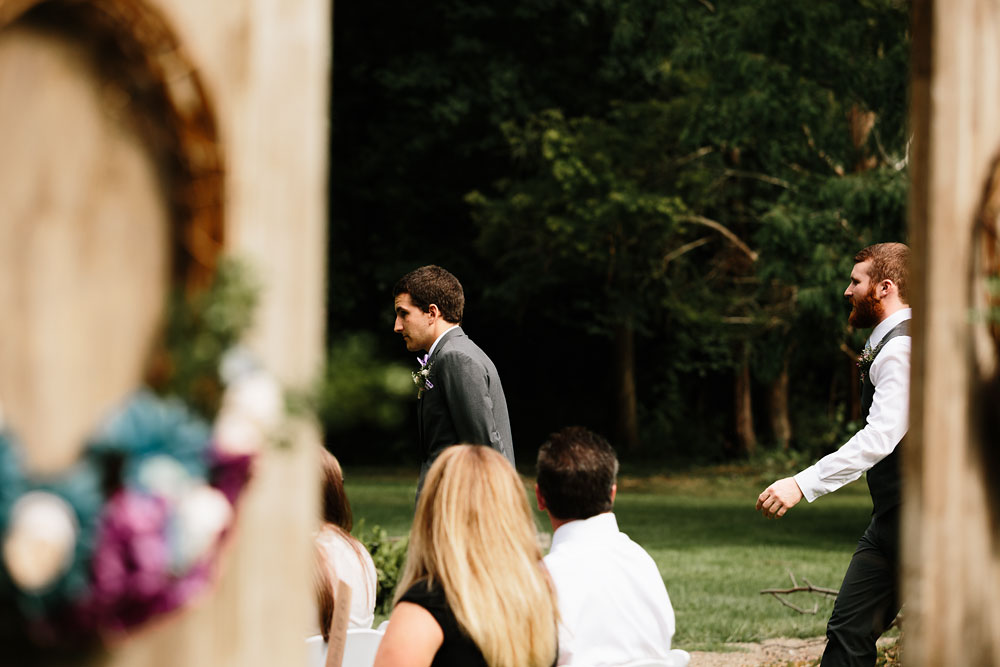 barn-at-wolf-creek-wedding-photography-cleveland-copley-fairlawn-rustic-outdoor-photographers-99.jpg