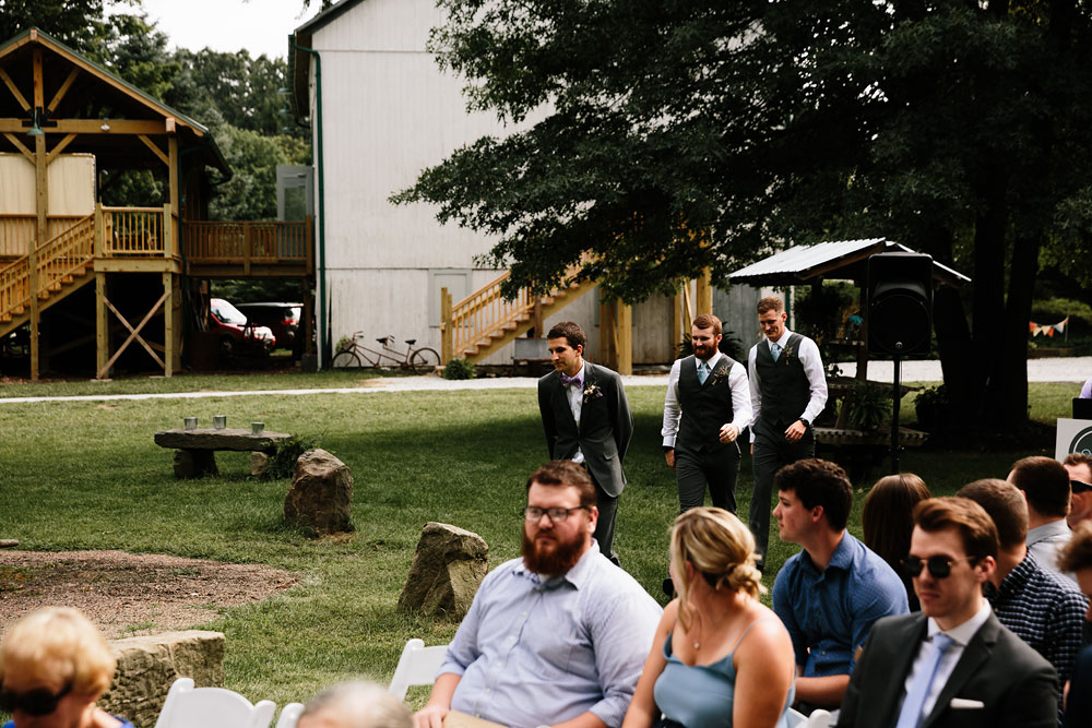 barn-at-wolf-creek-wedding-photography-cleveland-copley-fairlawn-rustic-outdoor-photographers-98.jpg