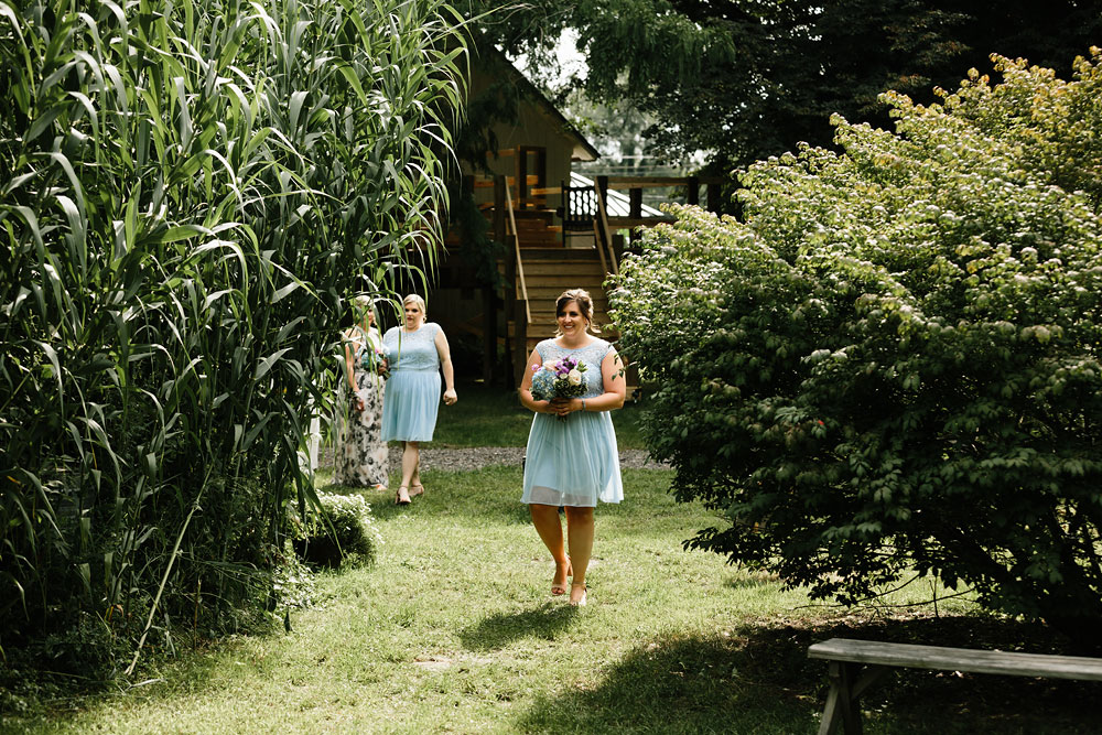 barn-at-wolf-creek-wedding-photography-cleveland-copley-fairlawn-rustic-outdoor-photographers-102.jpg