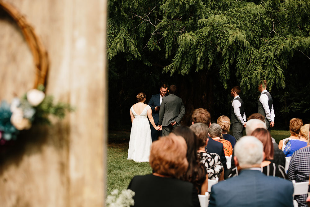 barn-at-wolf-creek-wedding-photography-cleveland-copley-fairlawn-rustic-outdoor-photographers-112.jpg