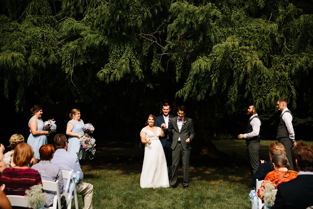 barn-at-wolf-creek-wedding-photography-cleveland-copley-fairlawn-rustic-outdoor-photographers-115.jpg