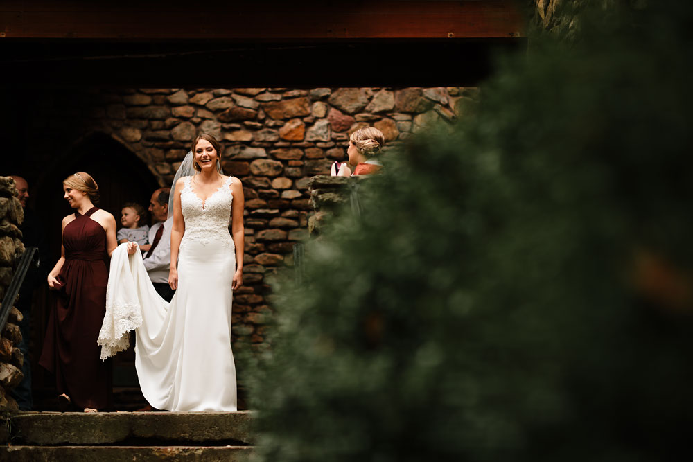columbus-ohio-wedding-photographers-landolls-mohican-castle-central-ohio-fall-outdoor-wedding-41.jpg