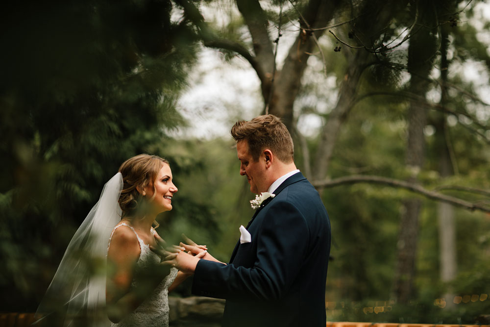 columbus-ohio-wedding-photographers-landolls-mohican-castle-central-ohio-fall-outdoor-wedding-79.jpg