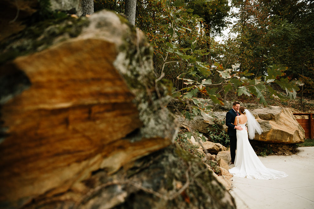 columbus-ohio-wedding-photographers-landolls-mohican-castle-central-ohio-fall-outdoor-wedding-115.jpg