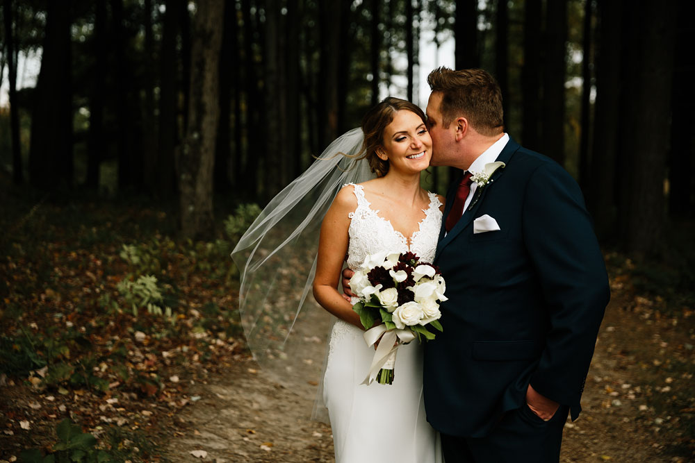 columbus-ohio-wedding-photographers-landolls-mohican-castle-central-ohio-fall-outdoor-wedding-131.jpg