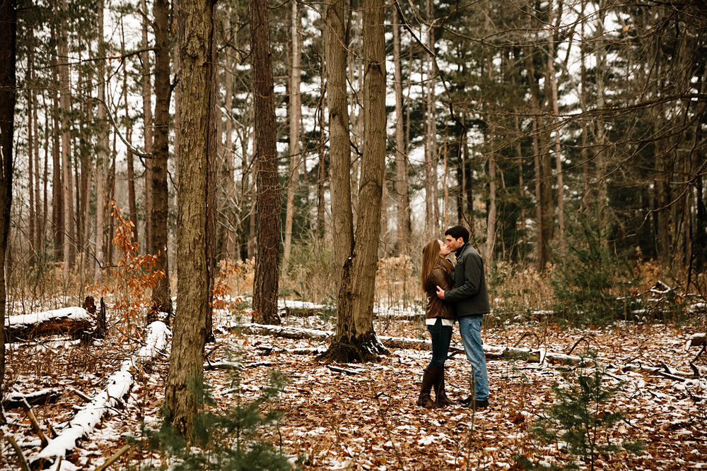 cleveland-wedding-photography-chesterland-ohio-engagement-at-orchard-hills-pattersons-fruit-farm-13.jpg