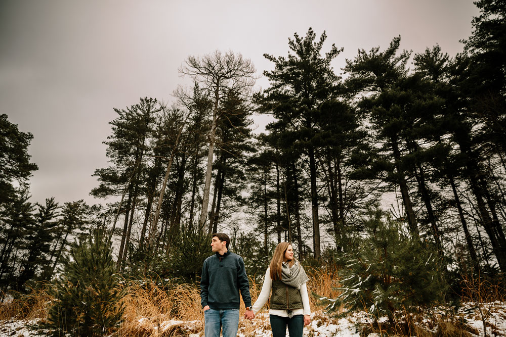 cleveland-wedding-photography-chesterland-ohio-engagement-at-orchard-hills-pattersons-fruit-farm-17.jpg