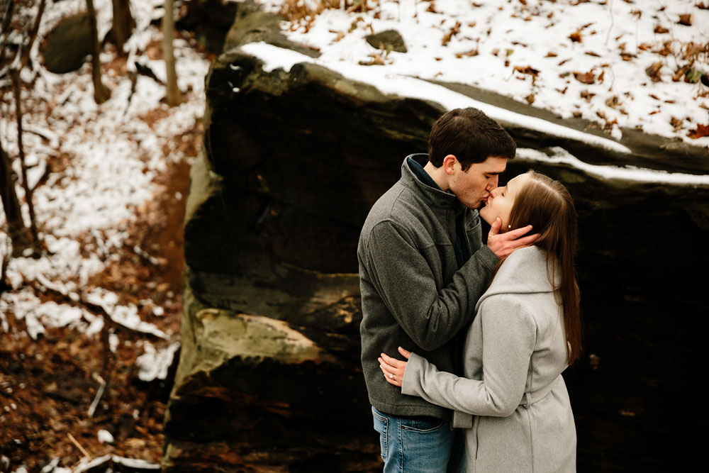 cleveland-wedding-photography-chesterland-ohio-engagement-at-orchard-hills-pattersons-fruit-farm-27.jpg