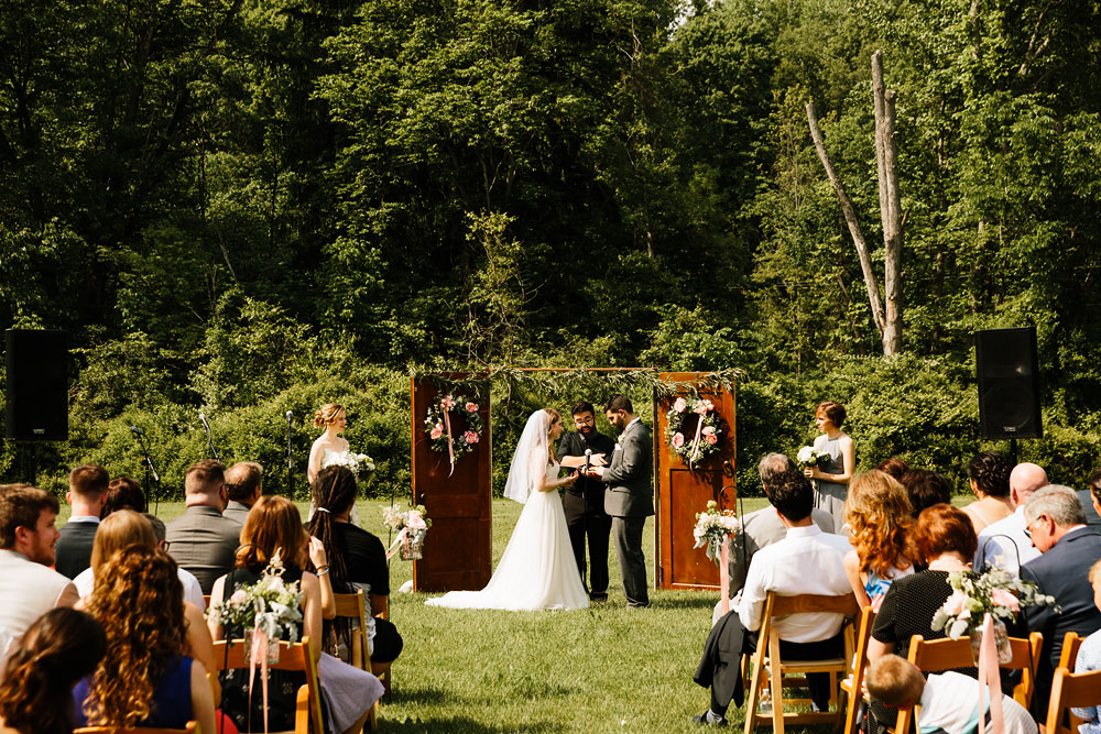 happy-days-lodge-wedding-photography-cuyahoga-valley-national-park-cvnp-cleveland-wedding-photographers-peninsula-ohio-97.jpg
