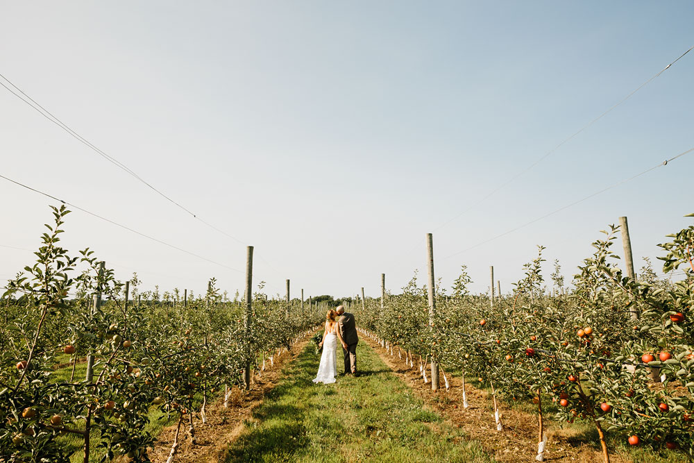 hillcrest-orchards-wedding-photography-cleveland-wedding-photographers-amherst-ohio-108.jpg
