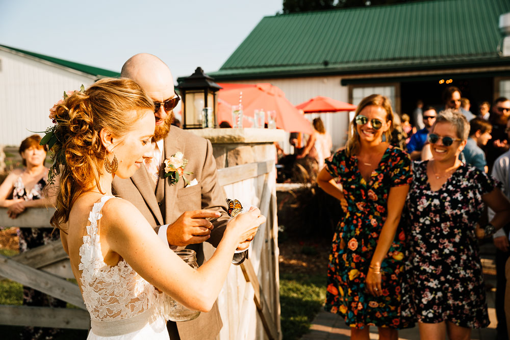 hillcrest-orchards-wedding-photography-cleveland-wedding-photographers-amherst-ohio-150.jpg