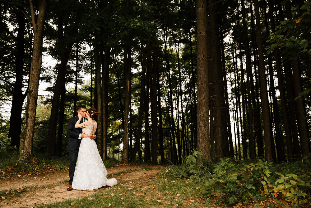 ohio-wedding-photographers-landolls-mohican-castle-loudonville-ohio-outdoor-wedding-109.jpg