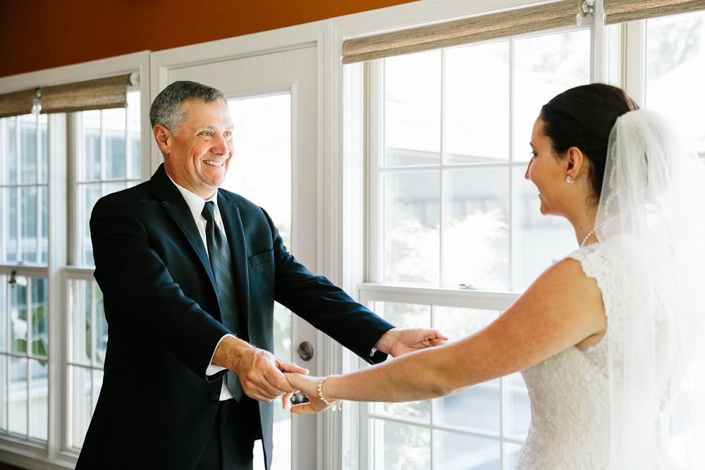 crowne-plaza-cleveland-wedding-photography-cleveland-museum-of-art-playhouse-square-downtown-wedding-photographers-in-cleveland-31.jpg