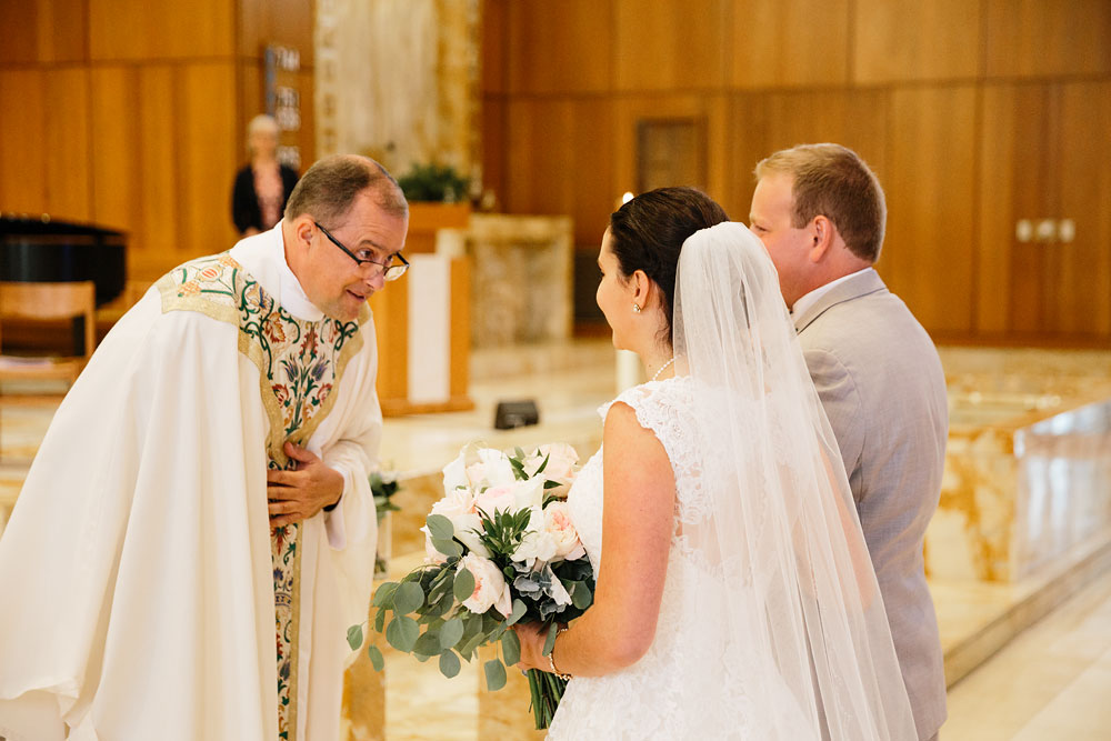 crowne-plaza-cleveland-wedding-photography-cleveland-museum-of-art-playhouse-square-downtown-wedding-photographers-in-cleveland-48.jpg